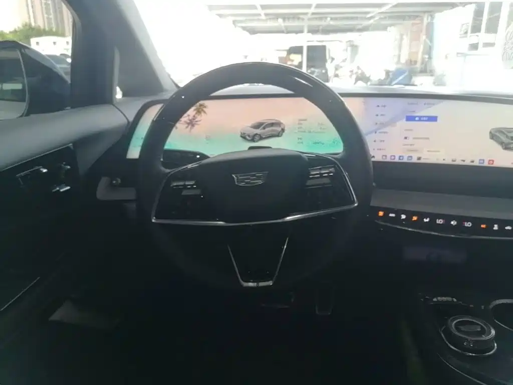 Cadillac IQ — фото 11