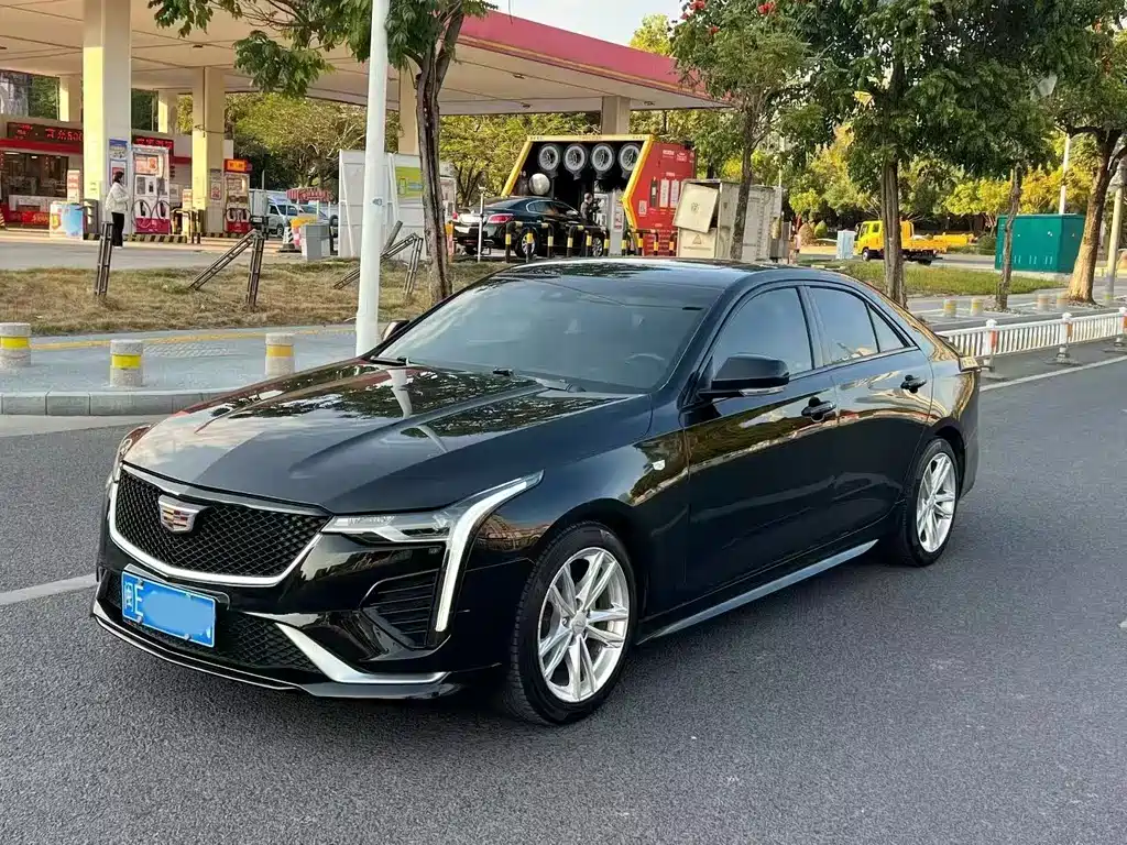 Cadillac CT4 — фото 2