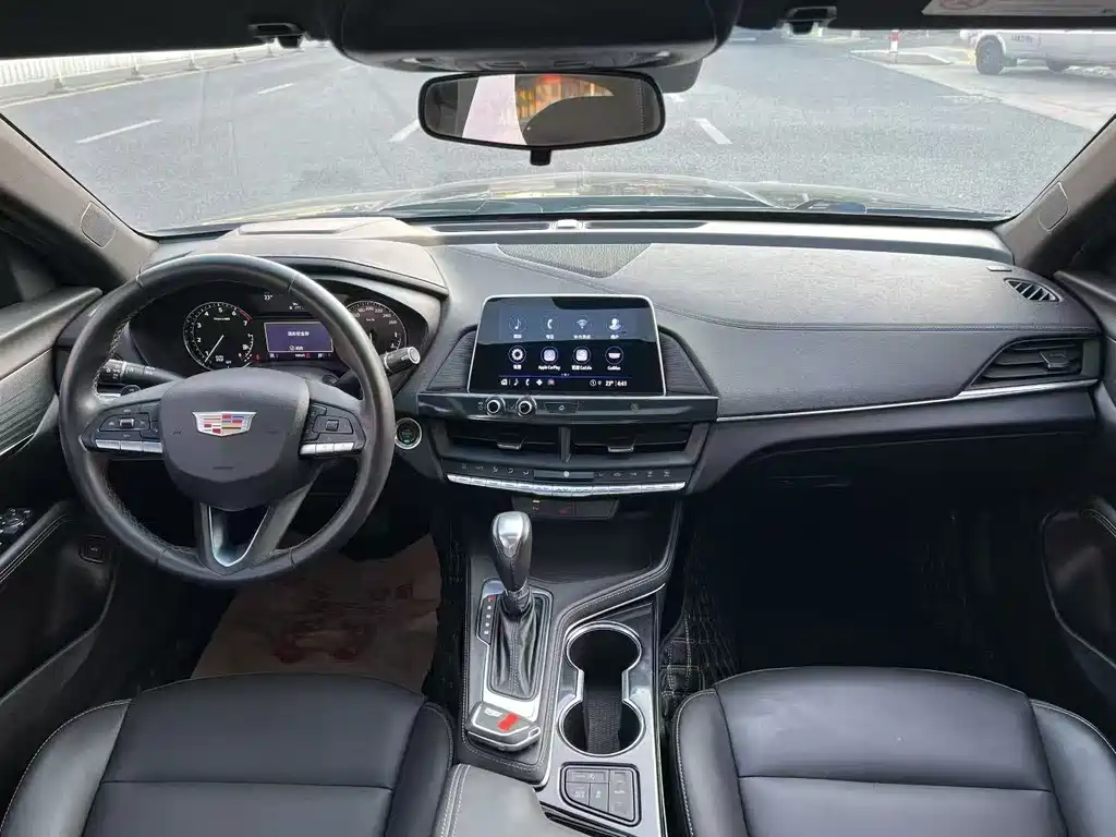 Cadillac CT4 — фото 6
