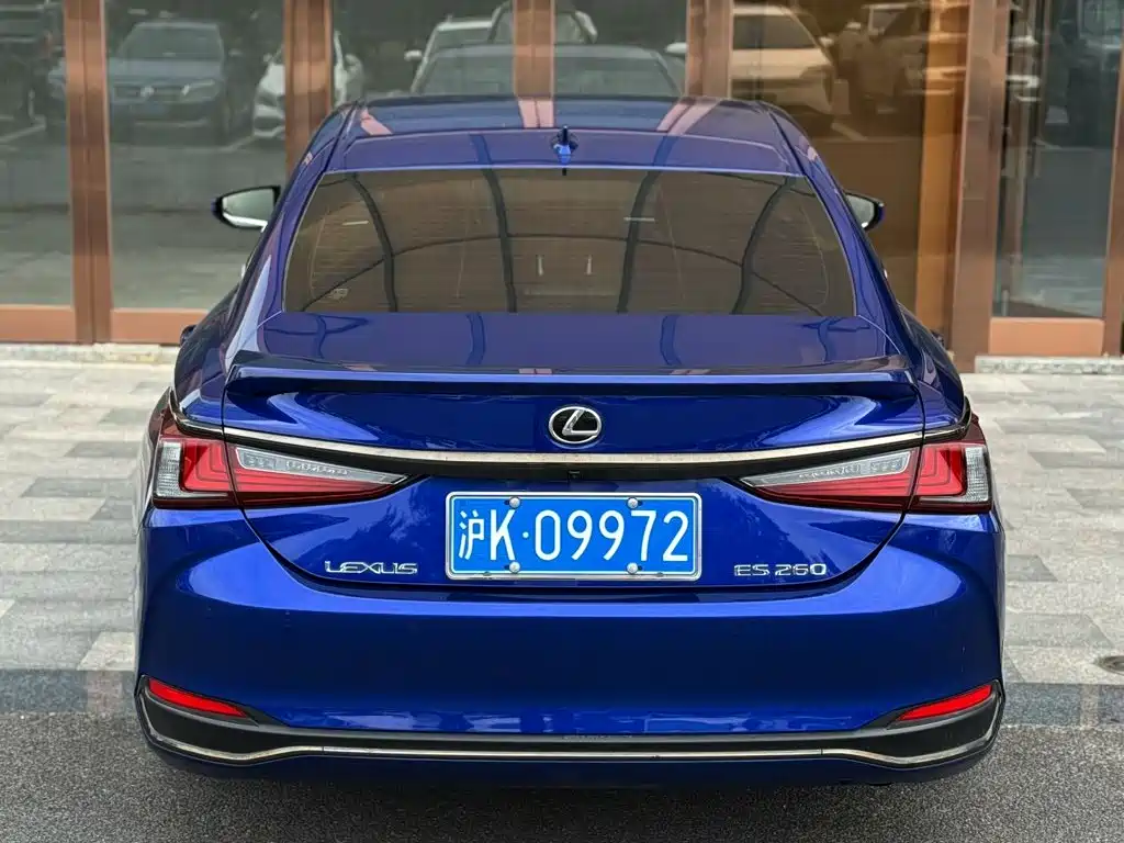 Lexus ES — фото 8
