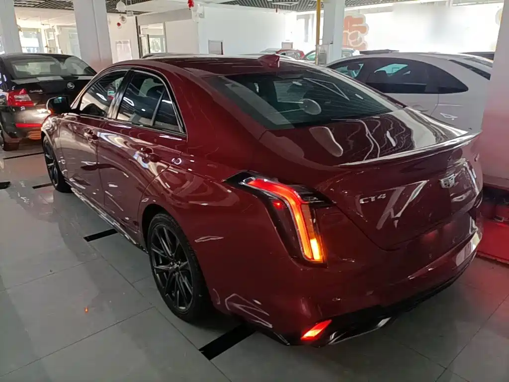Cadillac CT4 — фото 5