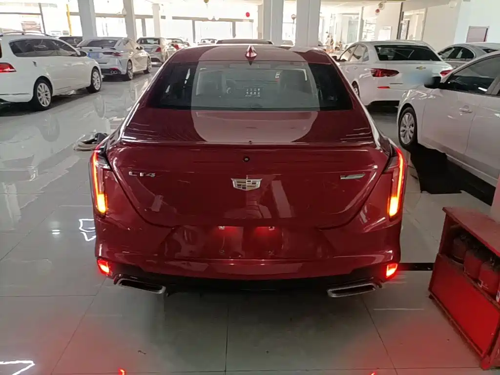 Cadillac CT4 — фото 6