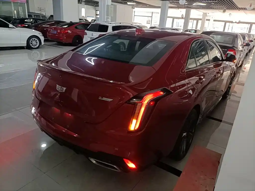 Cadillac CT4 — фото 7