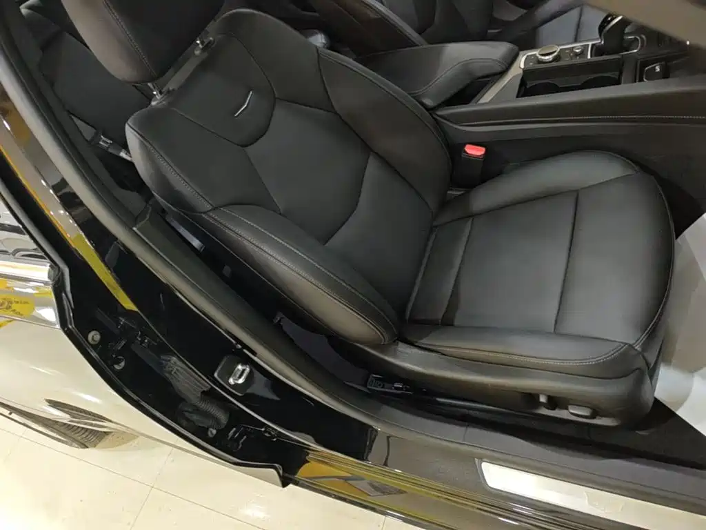Cadillac CT5 — фото 20