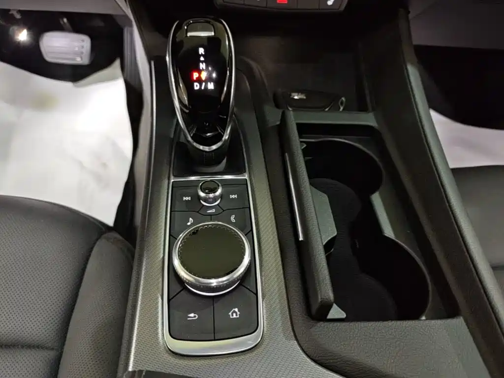 Cadillac CT5 — фото 10