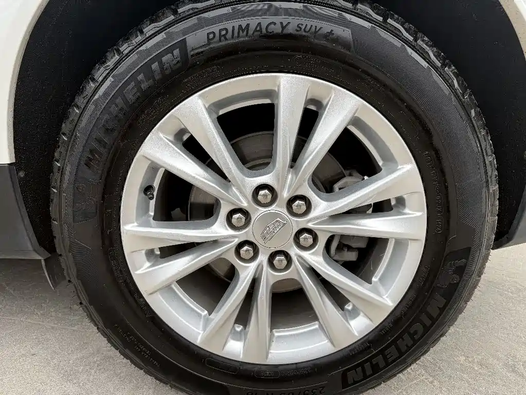 Cadillac XT5 — фото 9