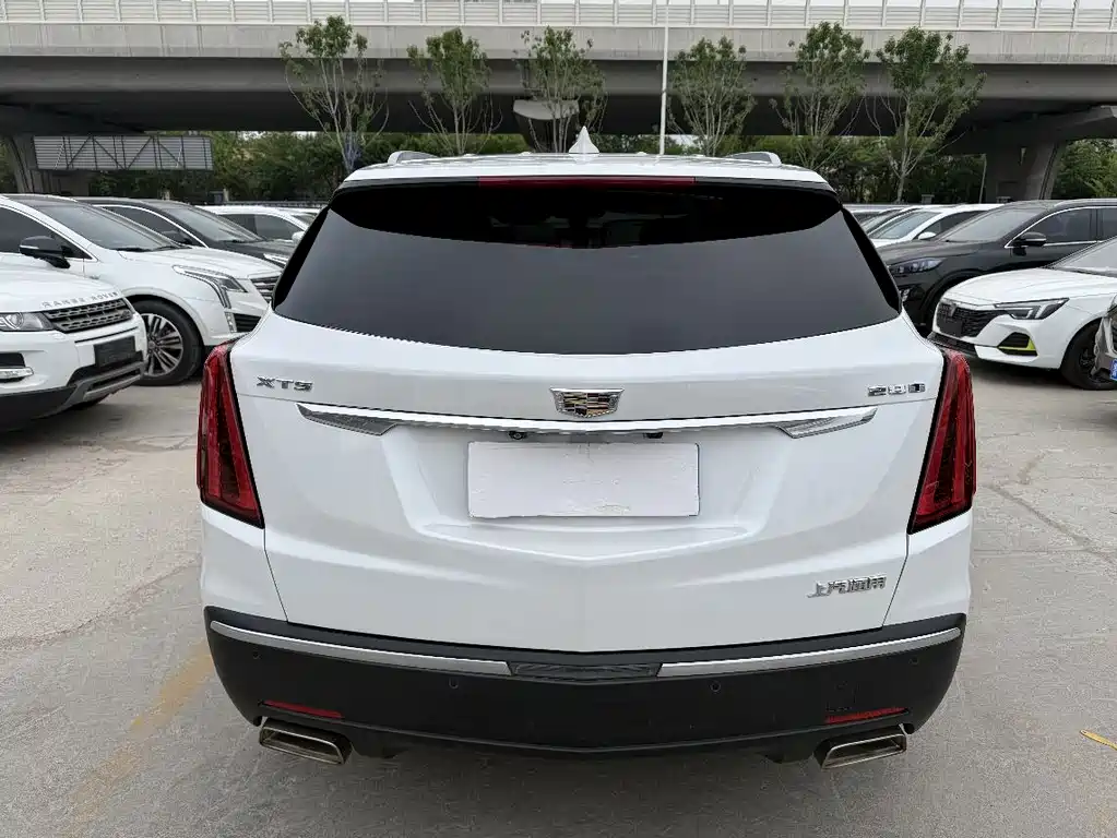 Cadillac XT5 — фото 10
