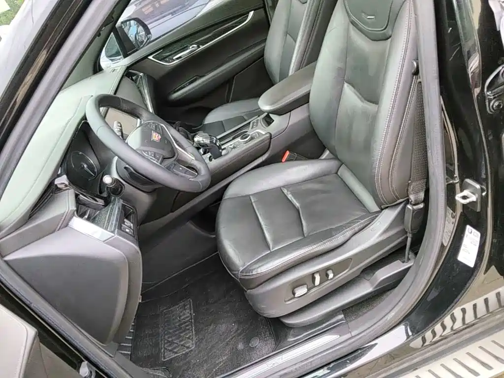Cadillac XT5 — фото 15