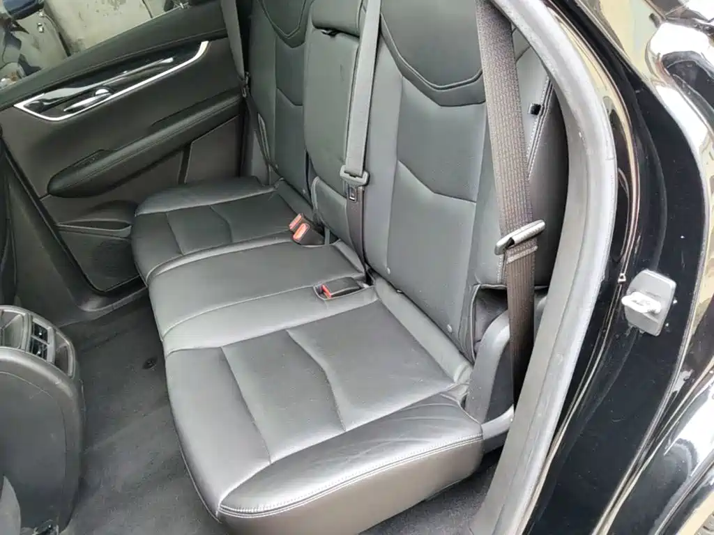 Cadillac XT5 — фото 17