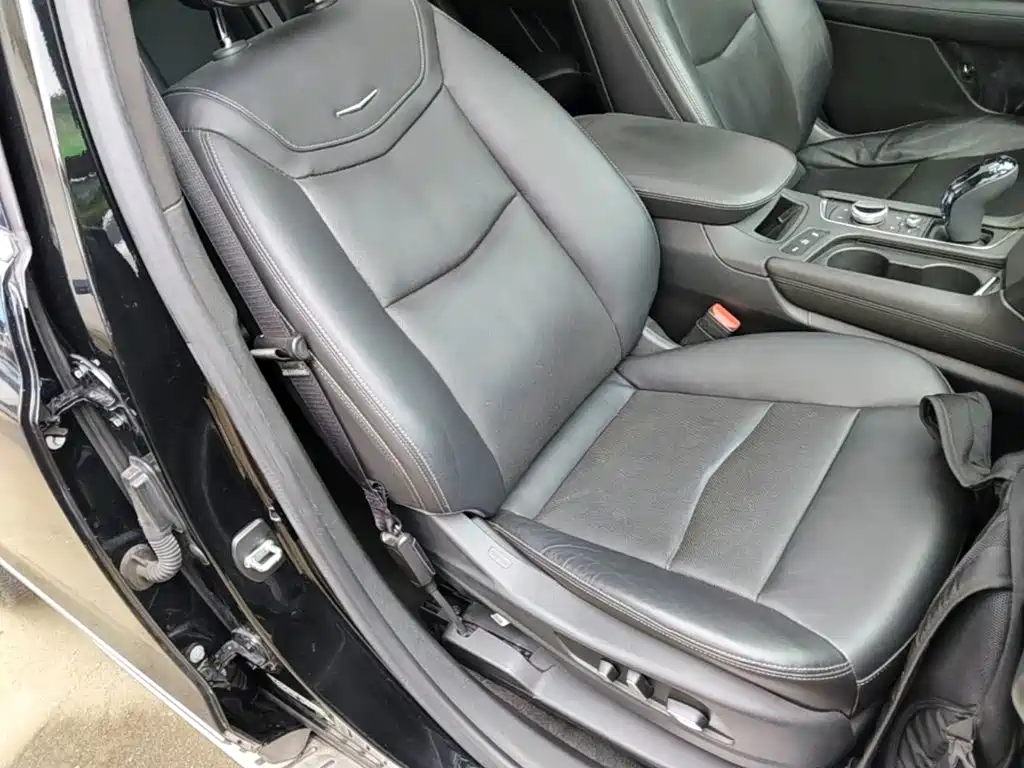 Cadillac XT5 — фото 25