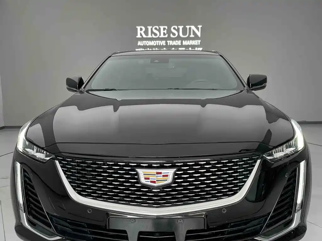 Cadillac CT5 — фото 13