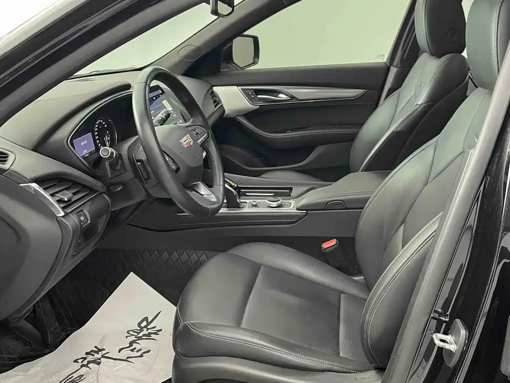 Cadillac CT5 — фото 14