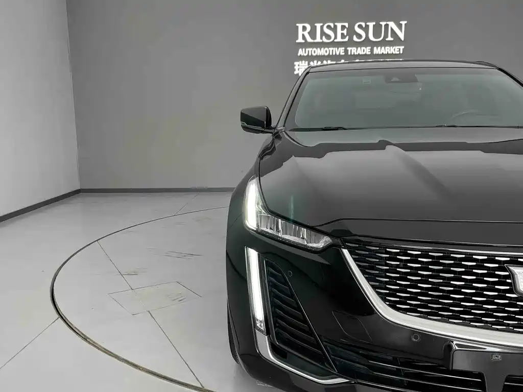 Cadillac CT5 — фото 15