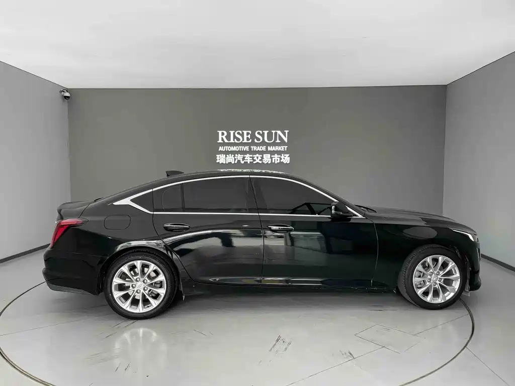 Cadillac CT5 — фото 7