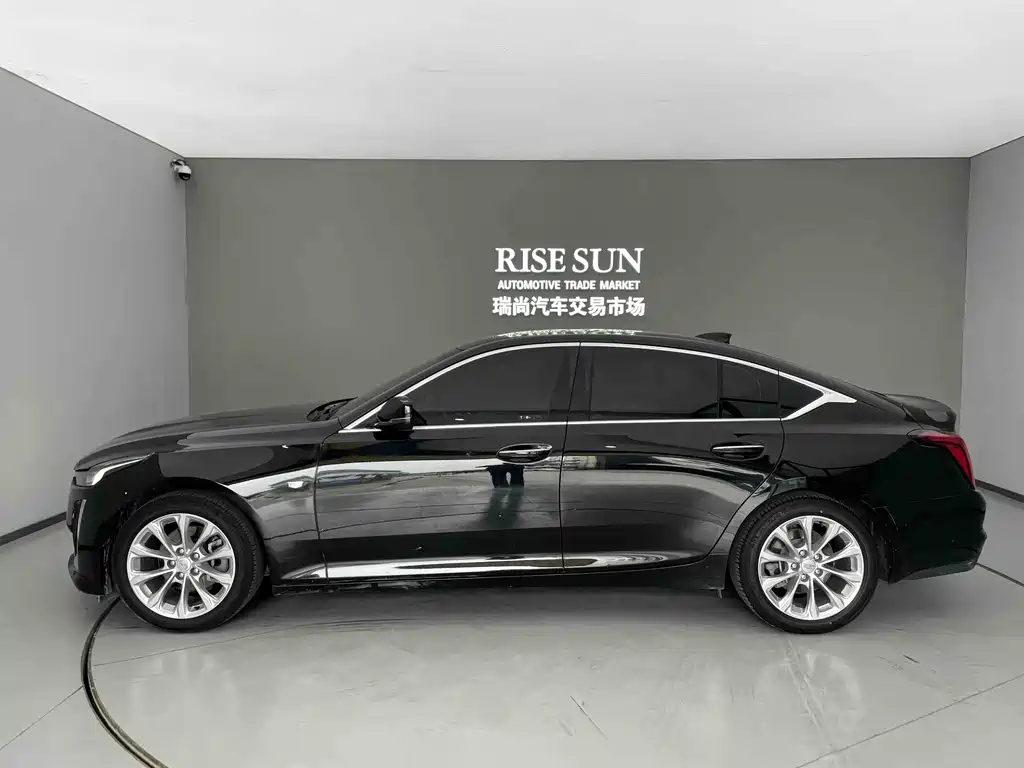 Cadillac CT5 — фото 8