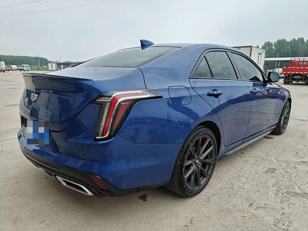 Cadillac CT4 — фото 4