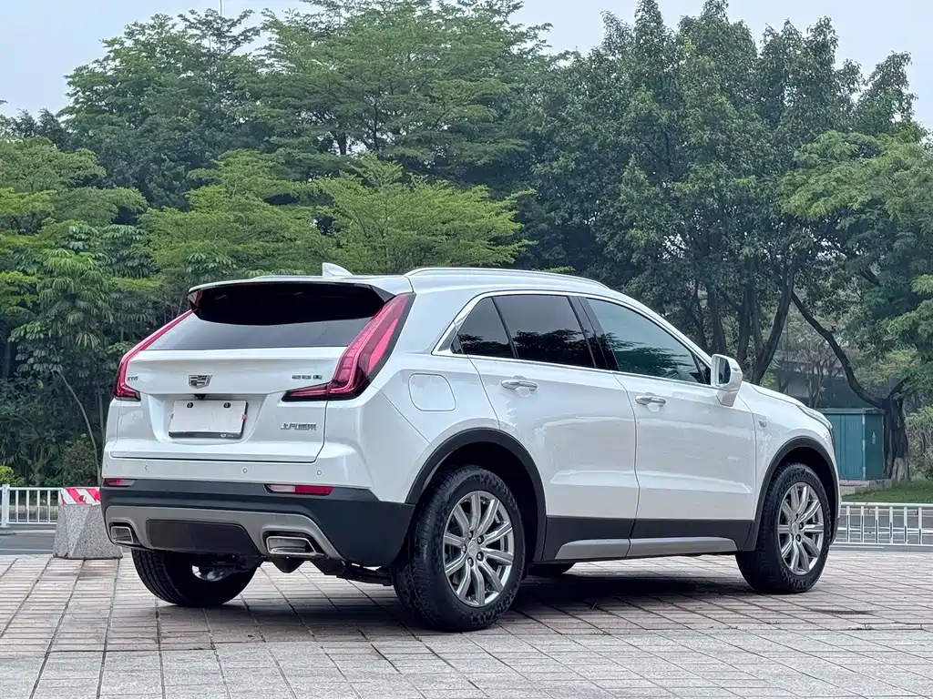 Cadillac XT4 — фото 6