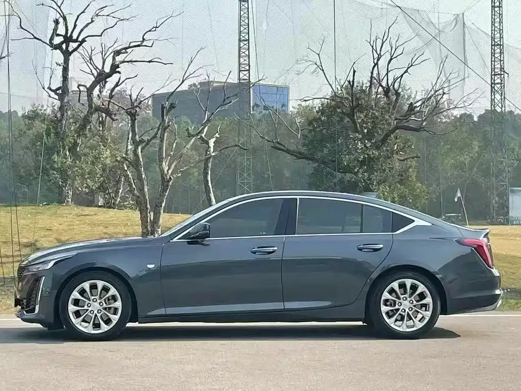 Cadillac CT5 — фото 7