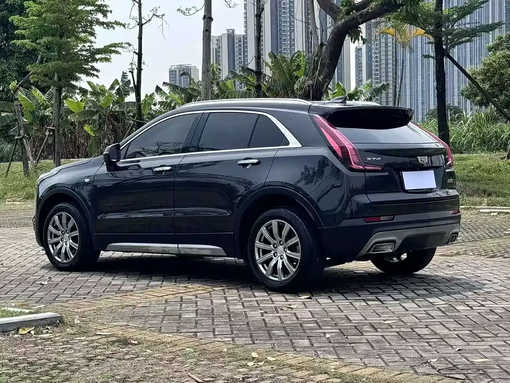Cadillac XT4 — фото 7