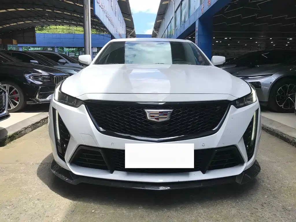 Cadillac CT5 — фото 2