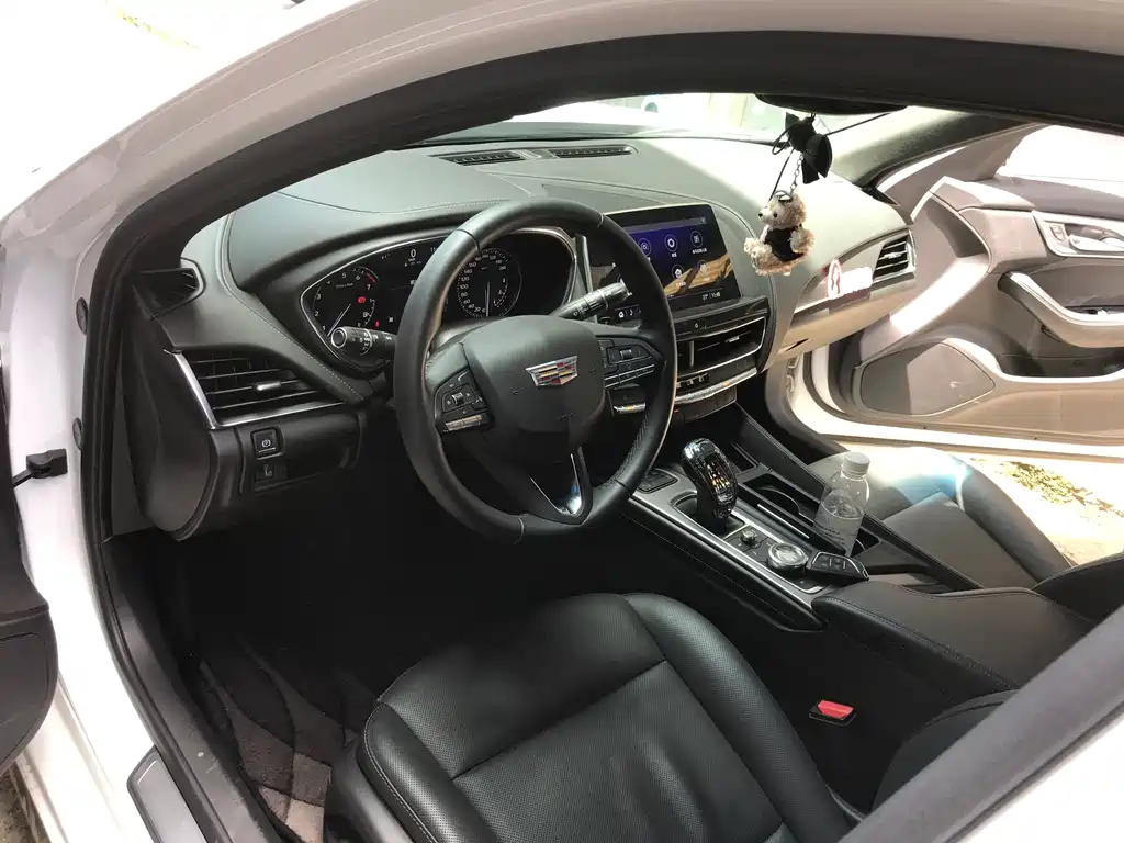 Cadillac CT5 — фото 7