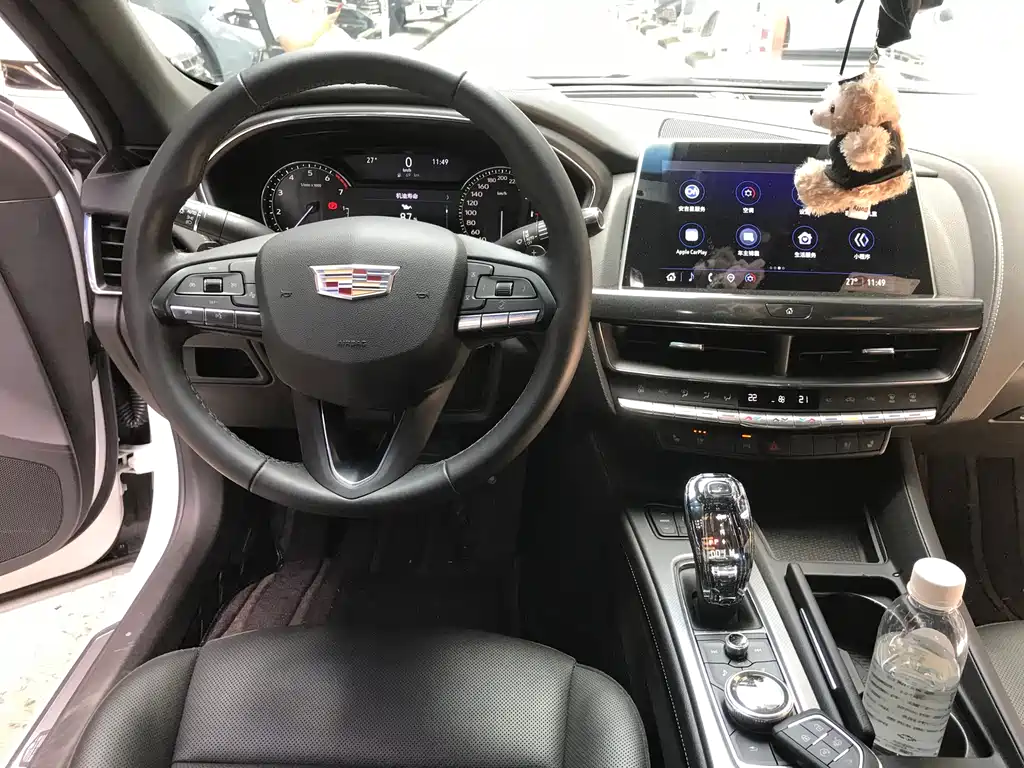 Cadillac CT5 — фото 9