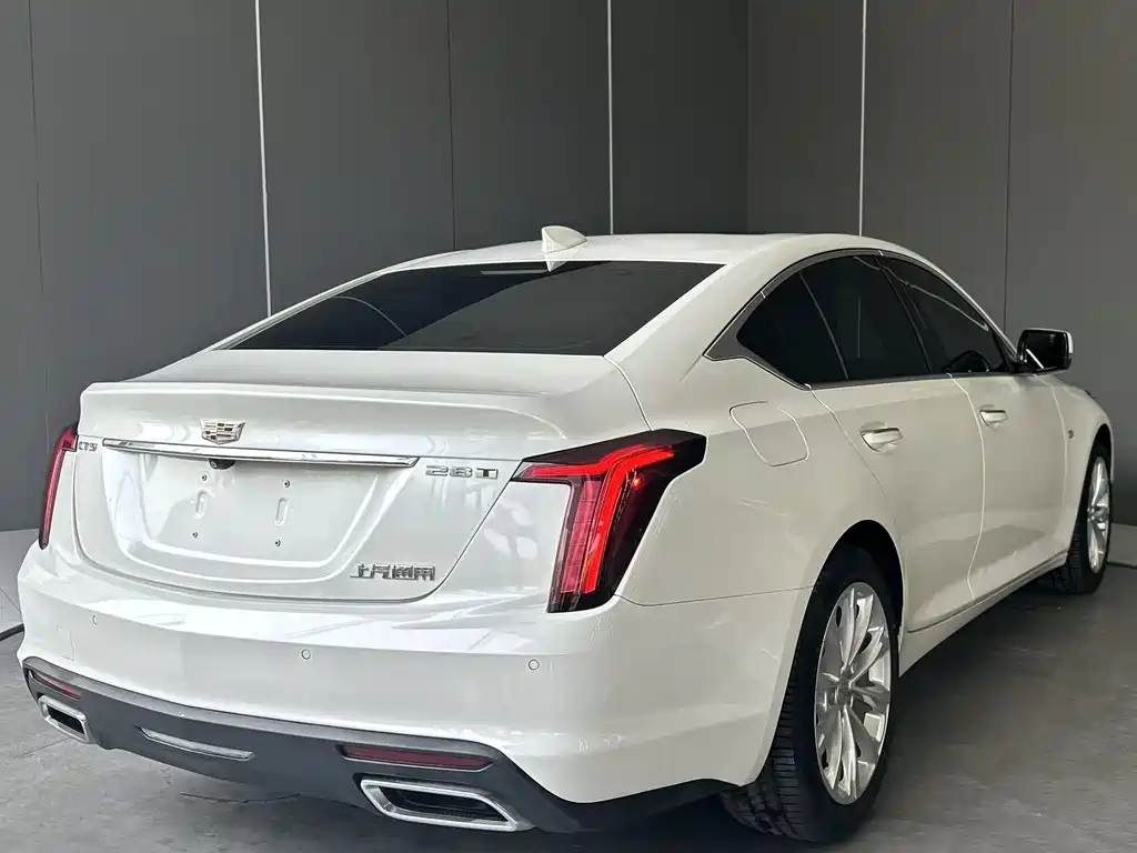 Cadillac CT5 — фото 6
