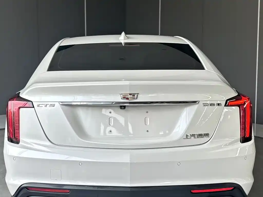 Cadillac CT5 — фото 7