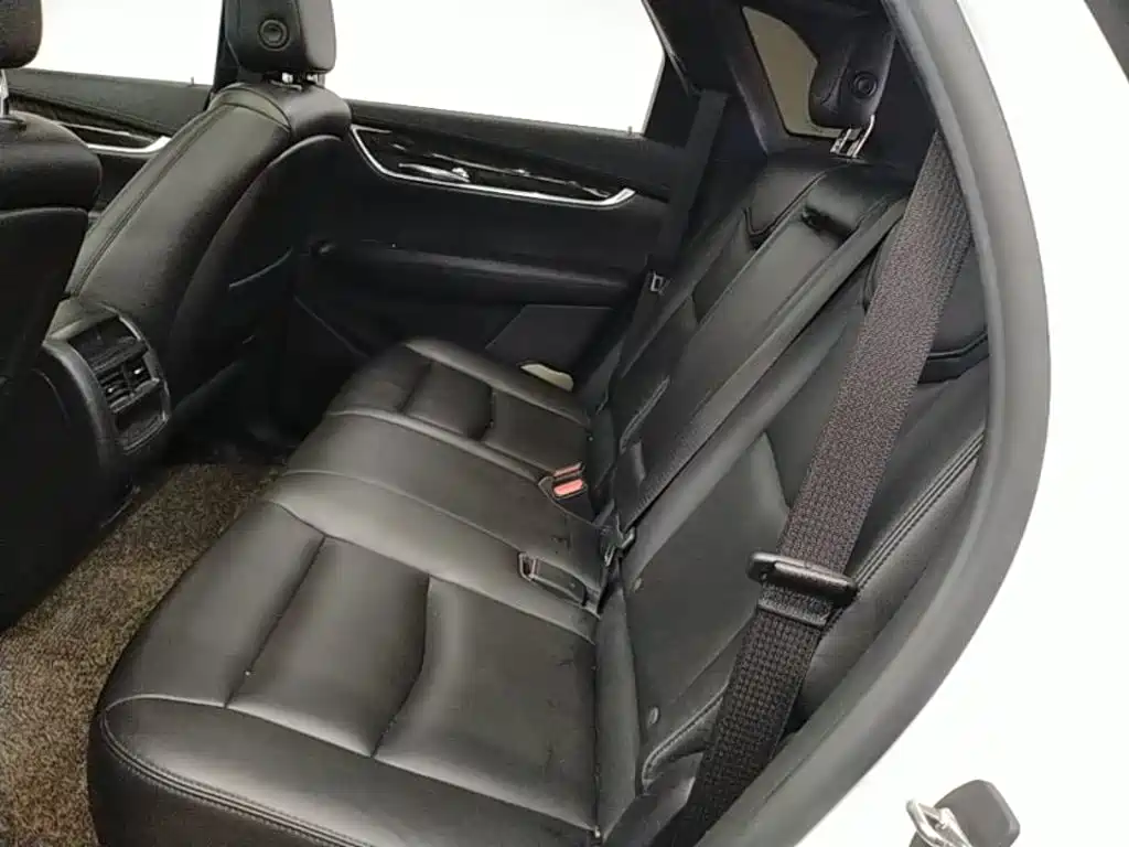 Cadillac XT5 — фото 17