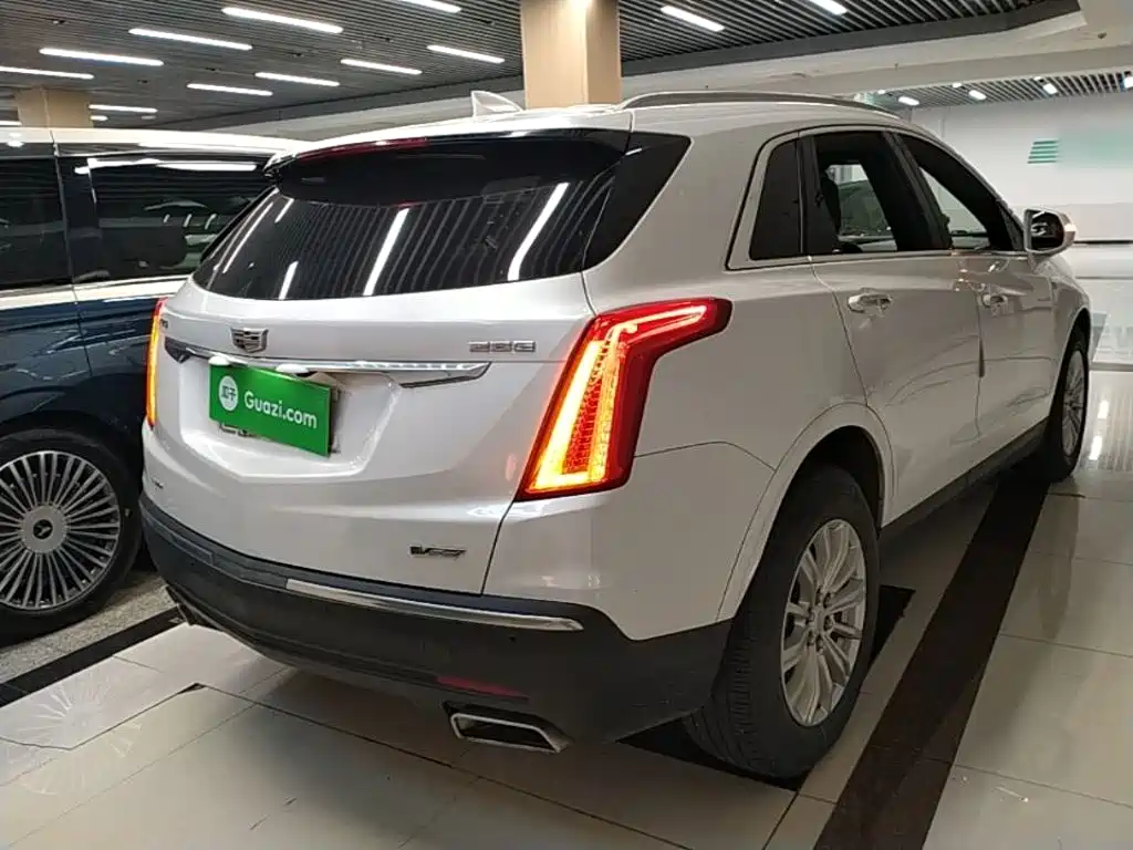 Cadillac XT5 — фото 7