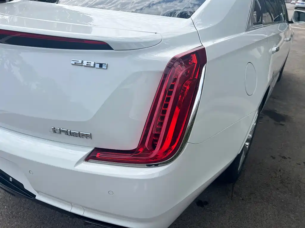 Cadillac XTS — фото 15