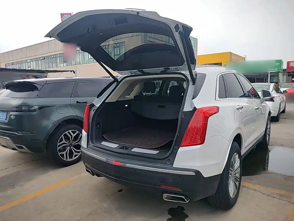 Cadillac XT5 — фото 19