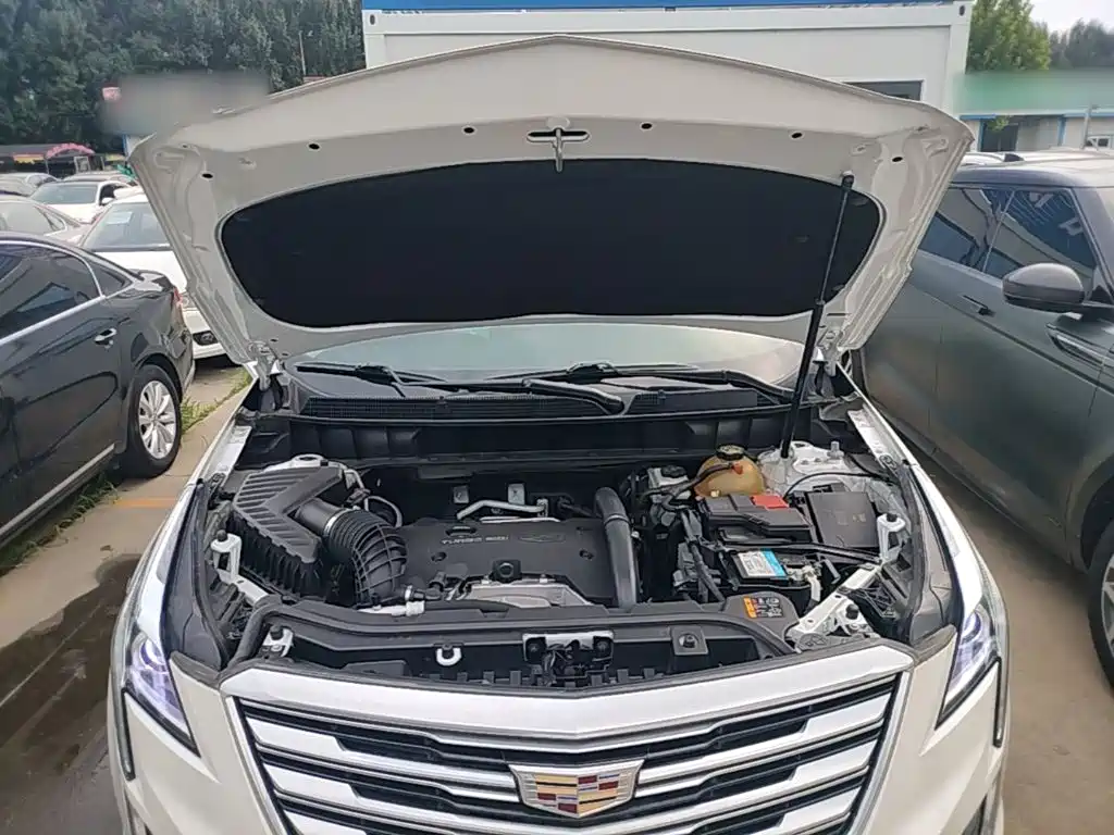 Cadillac XT5 — фото 20