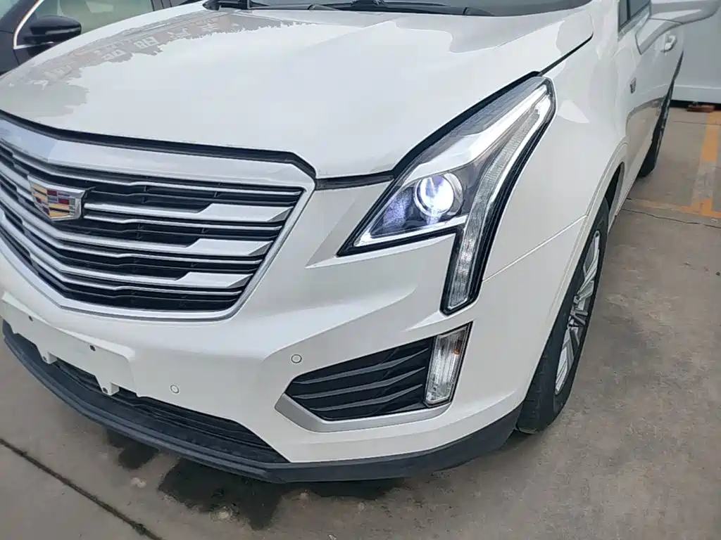 Cadillac XT5 — фото 24