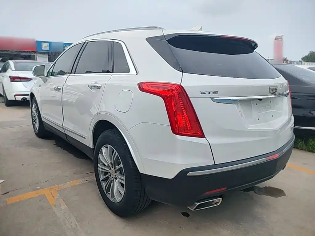 Cadillac XT5 — фото 5