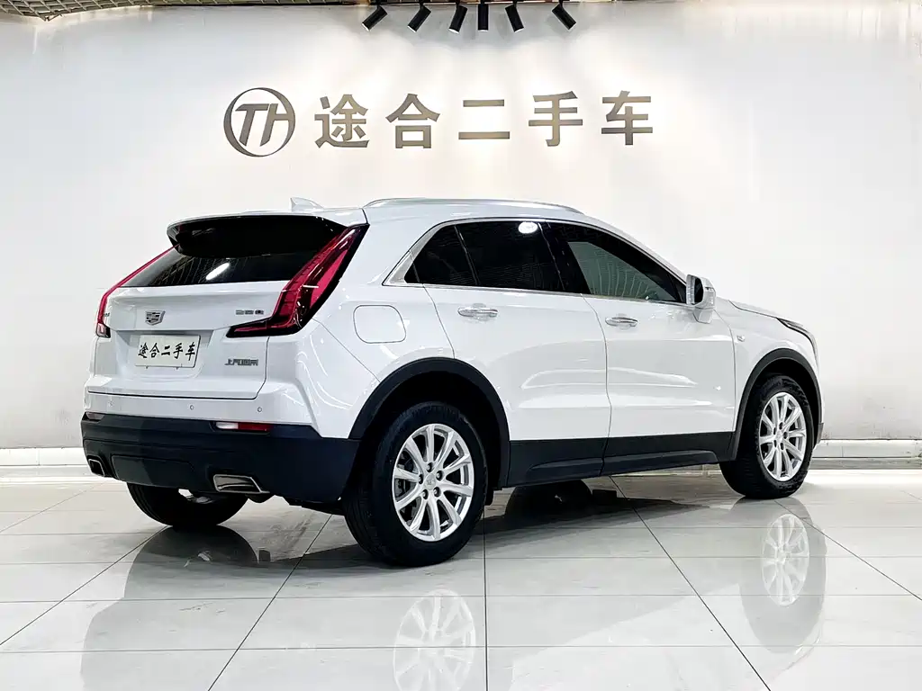 Cadillac XT4 — фото 2