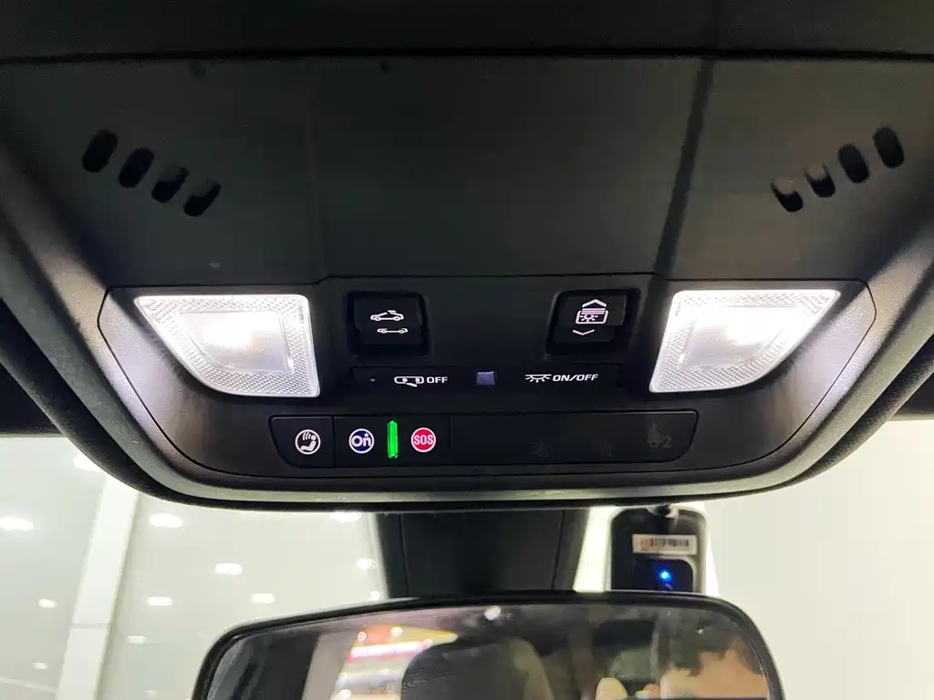 Cadillac XT4 — фото 20