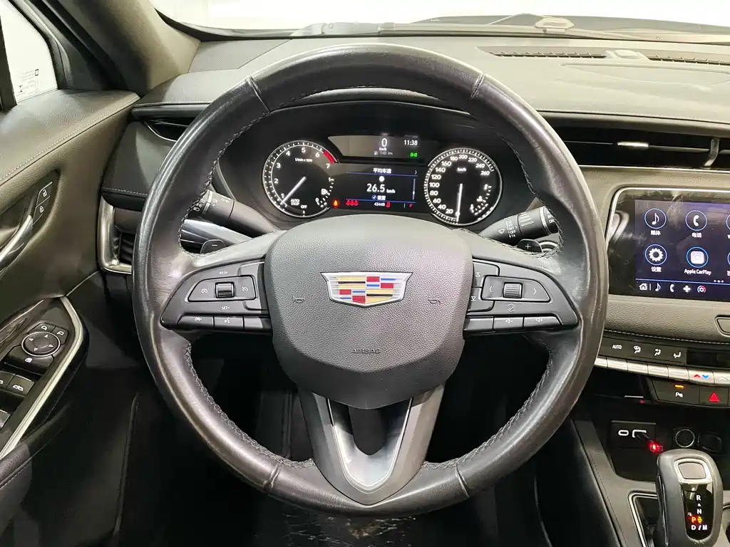 Cadillac XT4 — фото 22