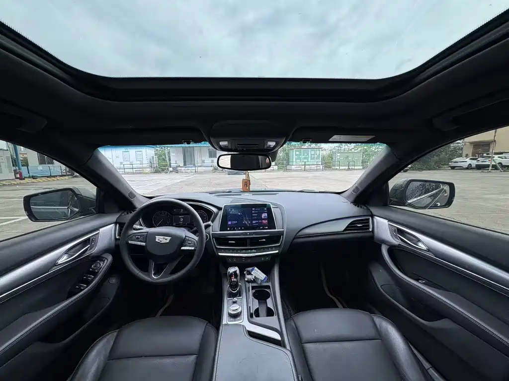 Cadillac CT5 — фото 6