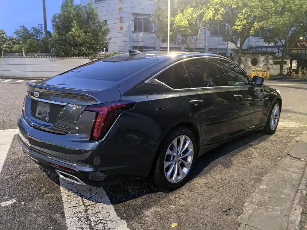 Cadillac CT5 — фото 13