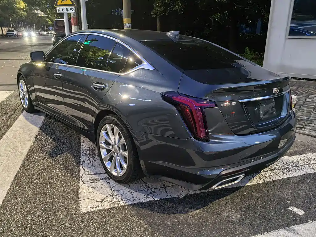 Cadillac CT5 — фото 15