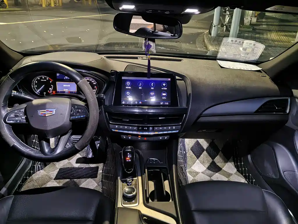 Cadillac CT5 — фото 6
