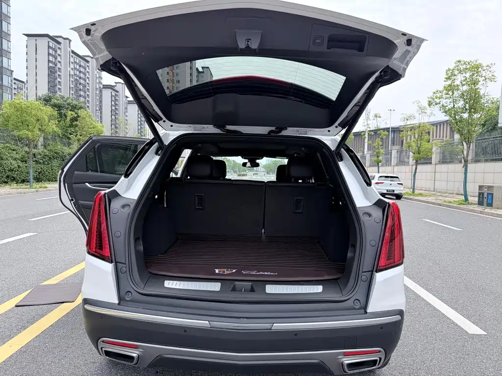 Cadillac XT5 — фото 11