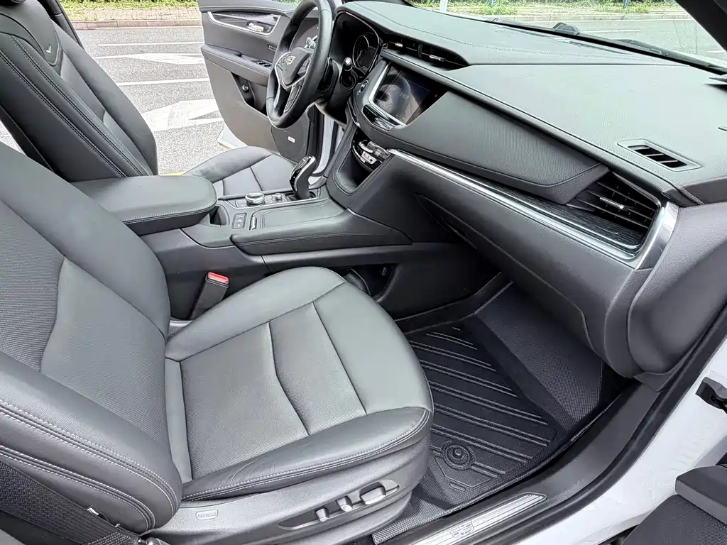 Cadillac XT5 — фото 9