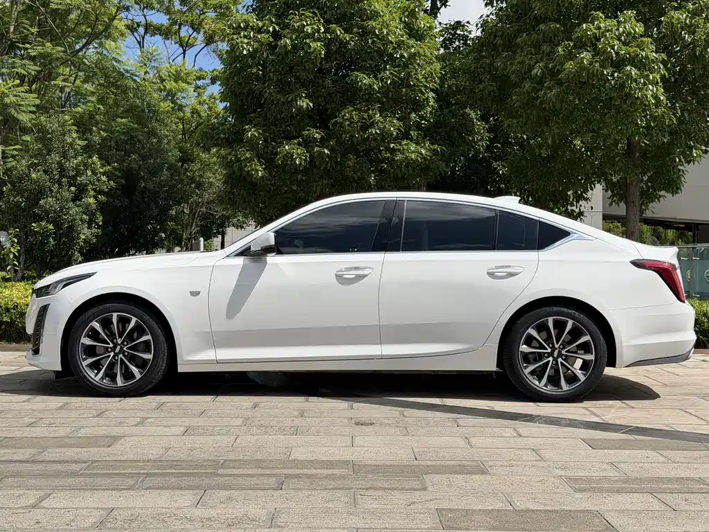 Cadillac CT5 — фото 7