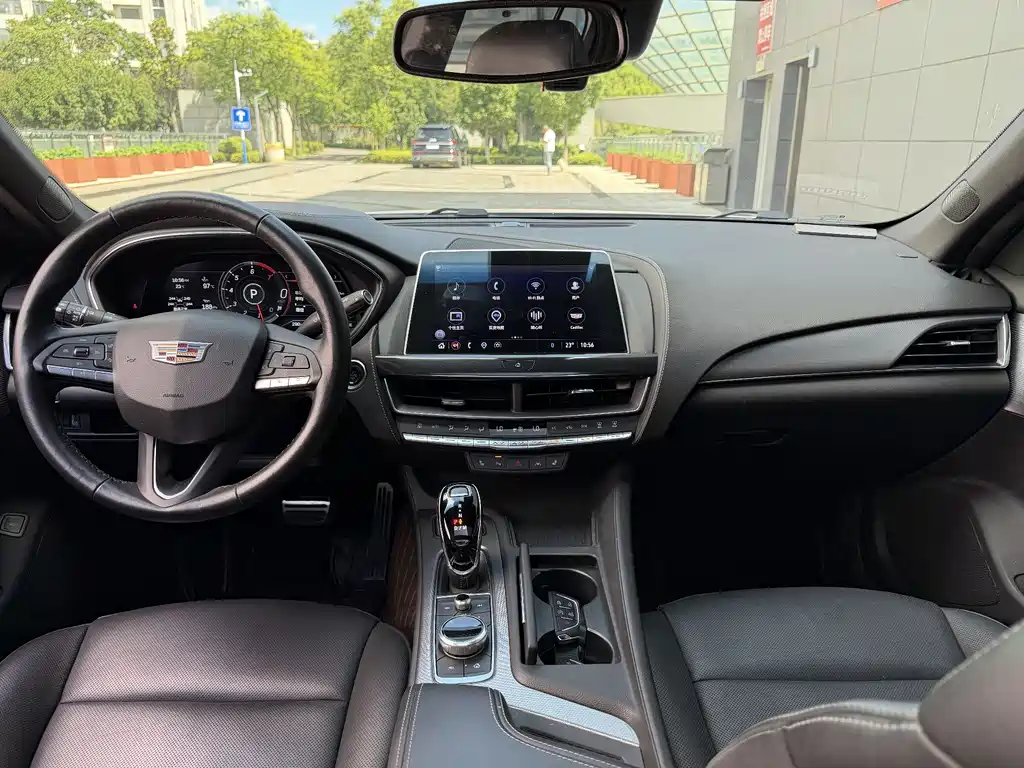 Cadillac CT5 — фото 10
