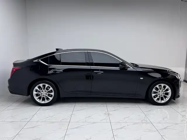 Cadillac CT5 — фото 2