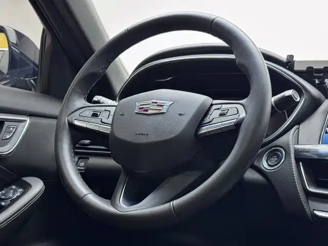 Cadillac CT5 — фото 6
