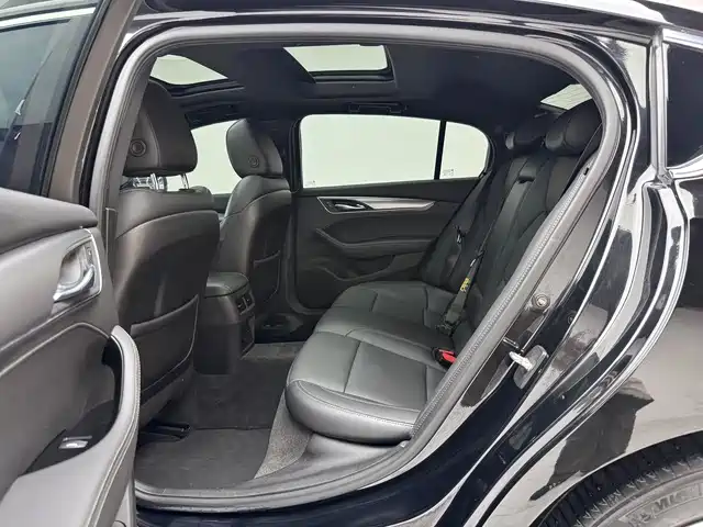 Cadillac CT5 — фото 9