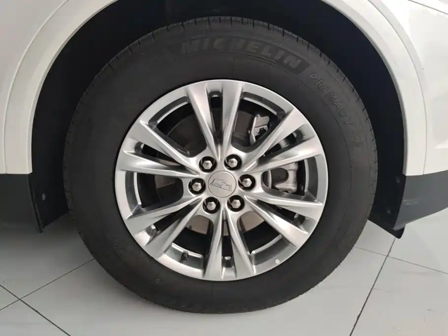 Cadillac XT5 — фото 6
